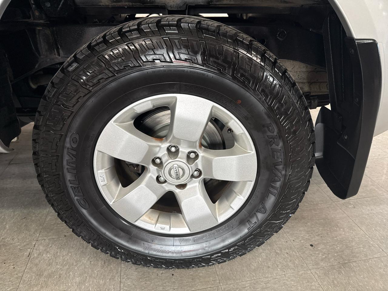 Nissan Frontier SV Crew Cab 4WD 2012