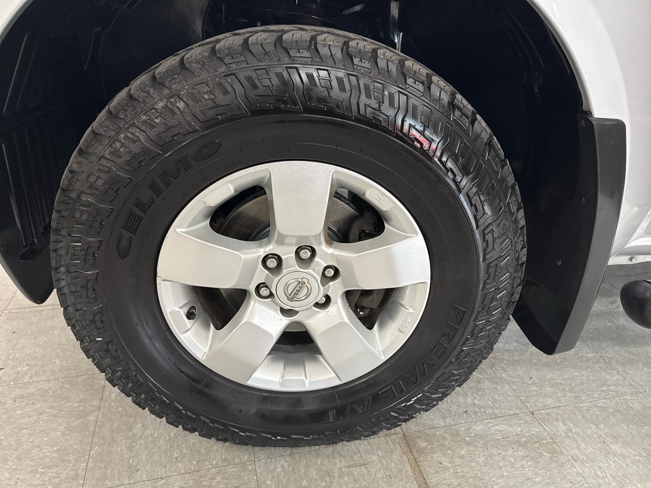 Nissan Frontier SV Crew Cab 4WD 2012