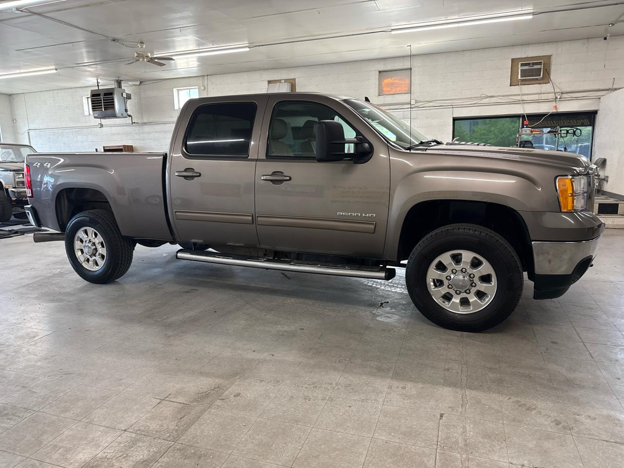 GMC Sierra 2500HD SLT Crew Cab 4WD 2013