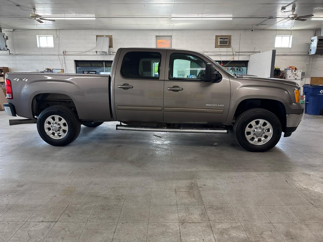 GMC Sierra 2500HD SLT Crew Cab 4WD 2013