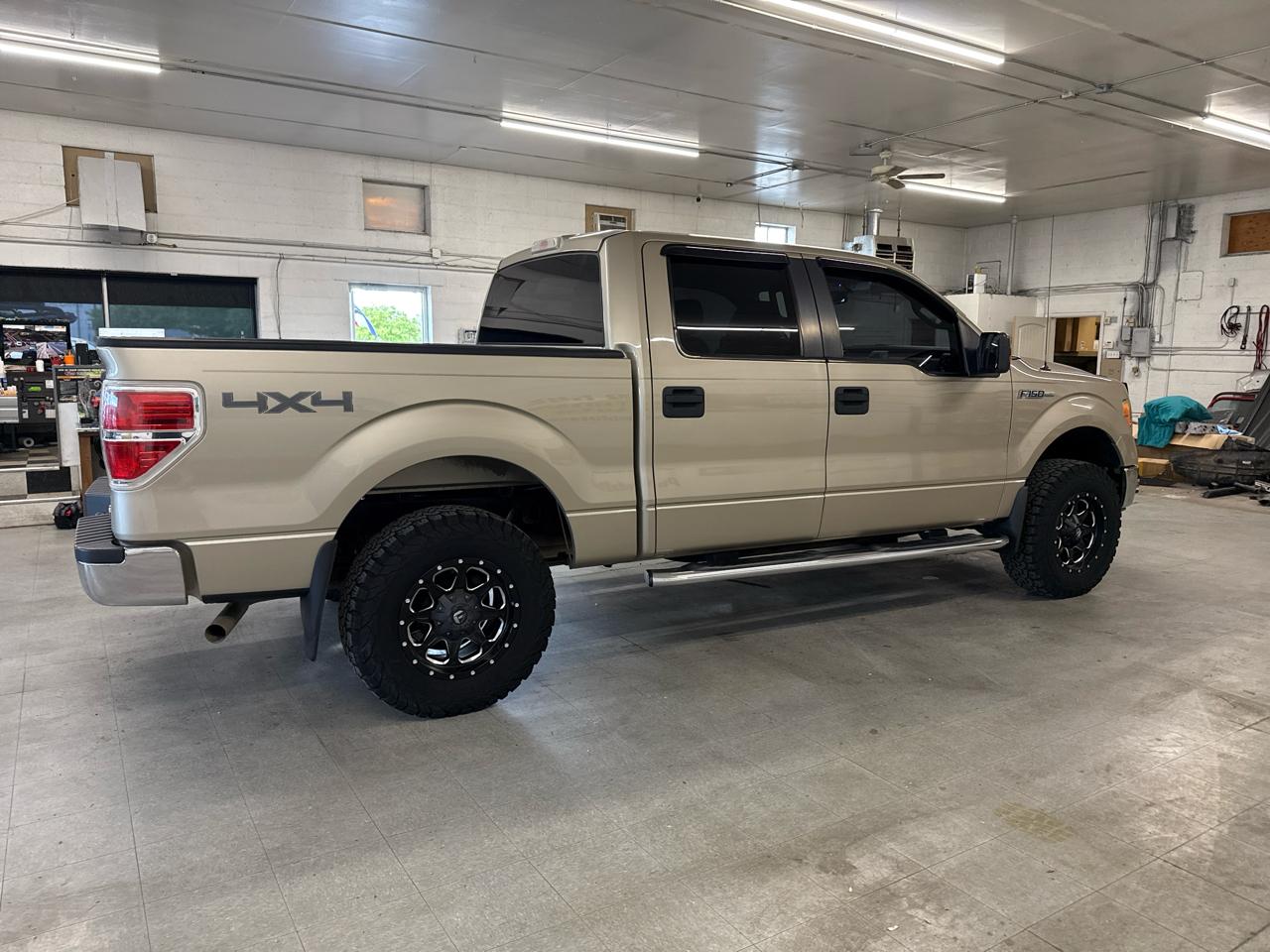 Ford F-150 XLT SuperCrew 4WD 2010