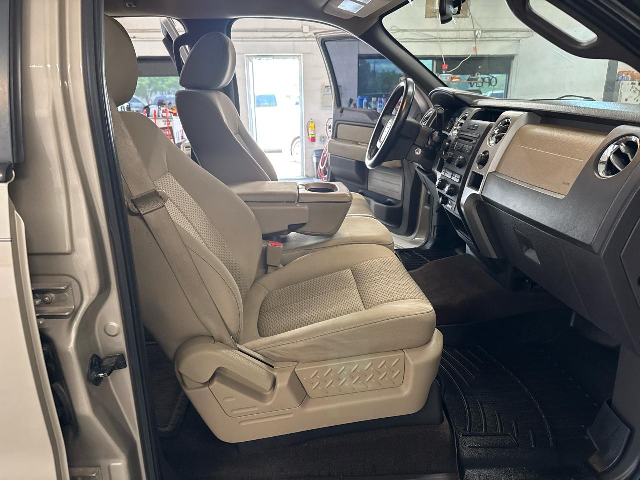 Ford F-150 XLT SuperCrew 4WD 2010