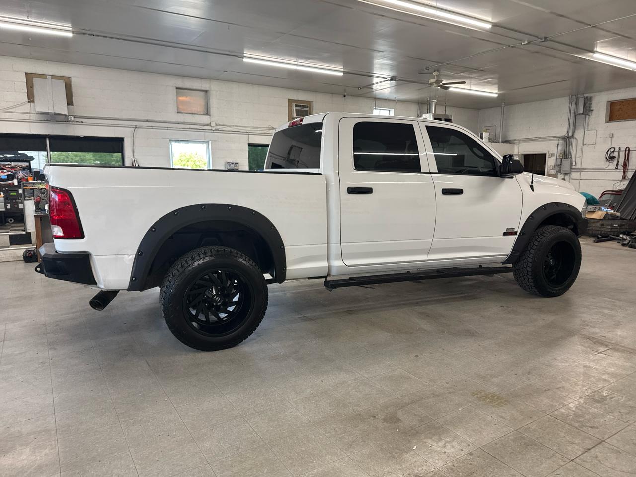 RAM 1500 Classic Crew Cab 4WD 2019
