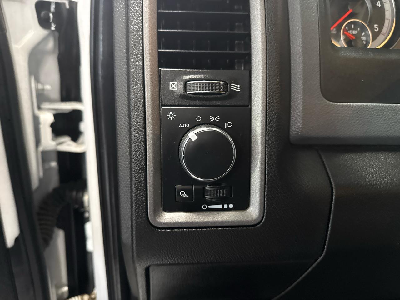 RAM 1500 Classic Crew Cab 4WD 2019