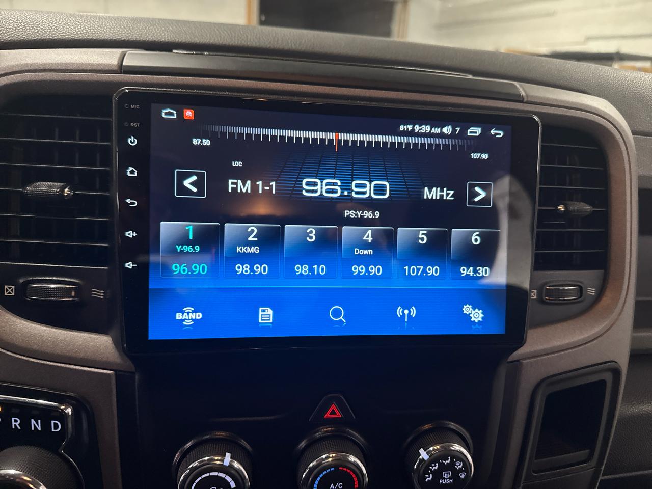 RAM 1500 Classic Crew Cab 4WD 2019