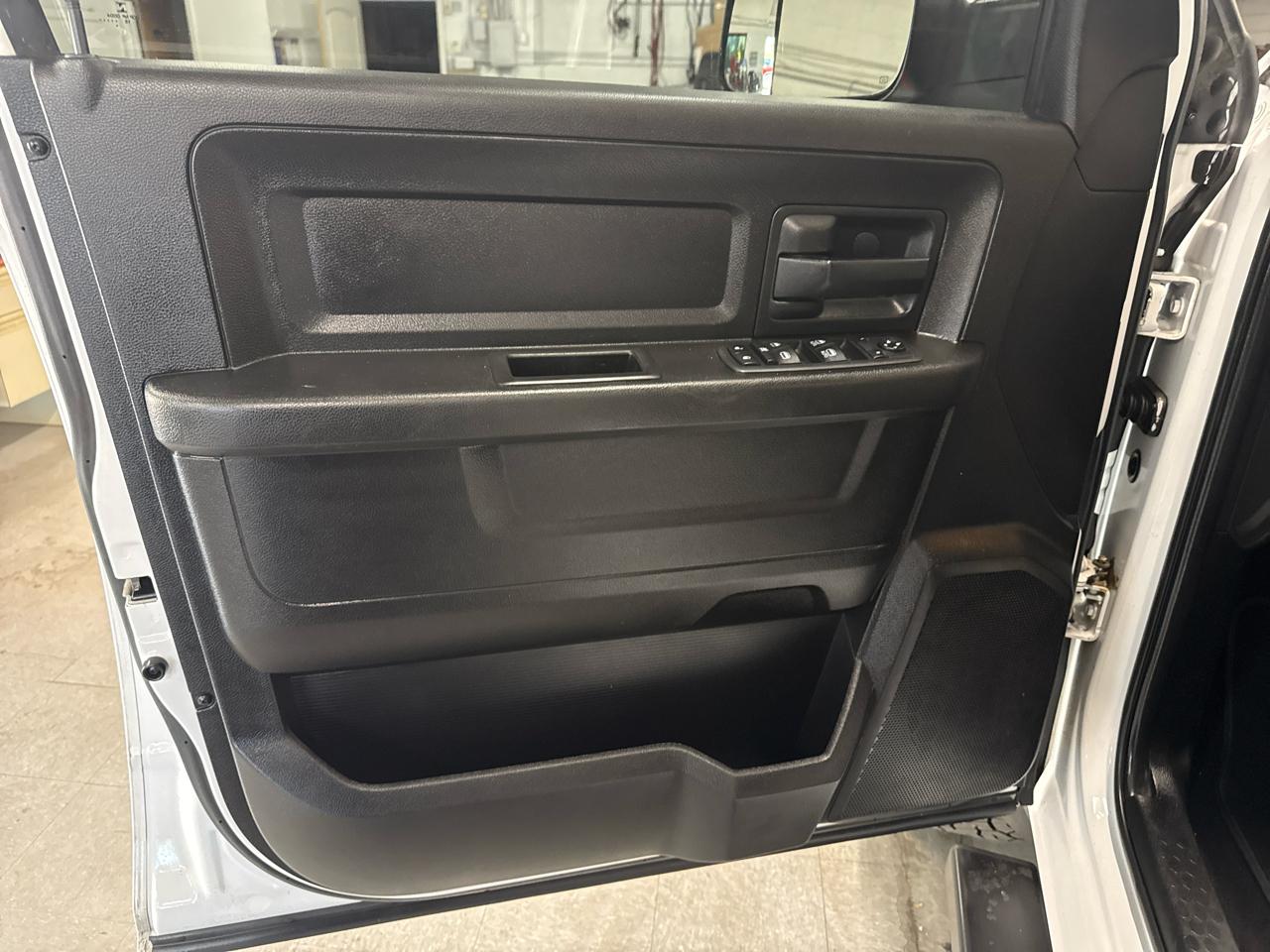 RAM 1500 Classic Crew Cab 4WD 2019