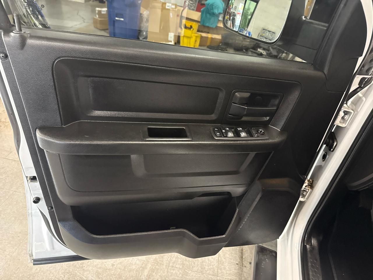 RAM 1500 Classic Crew Cab 4WD 2019