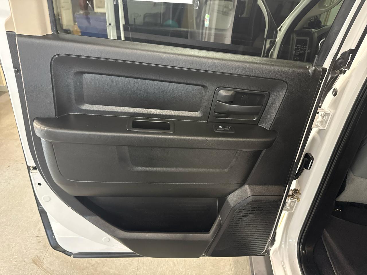 RAM 1500 Classic Crew Cab 4WD 2019