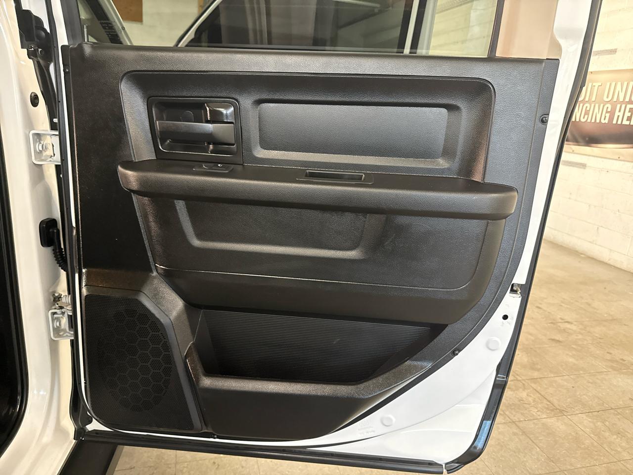 RAM 1500 Classic Crew Cab 4WD 2019