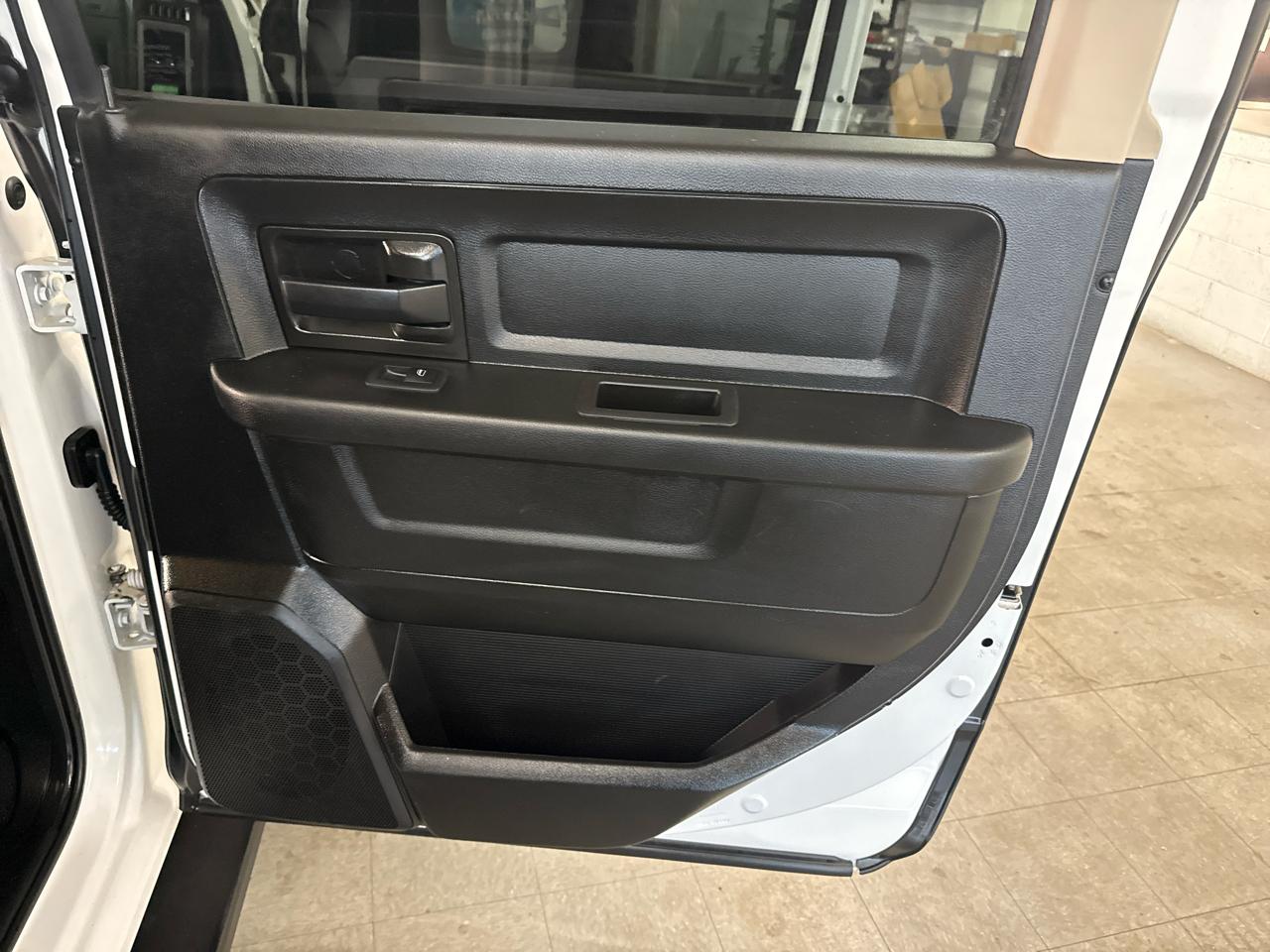 RAM 1500 Classic Crew Cab 4WD 2019