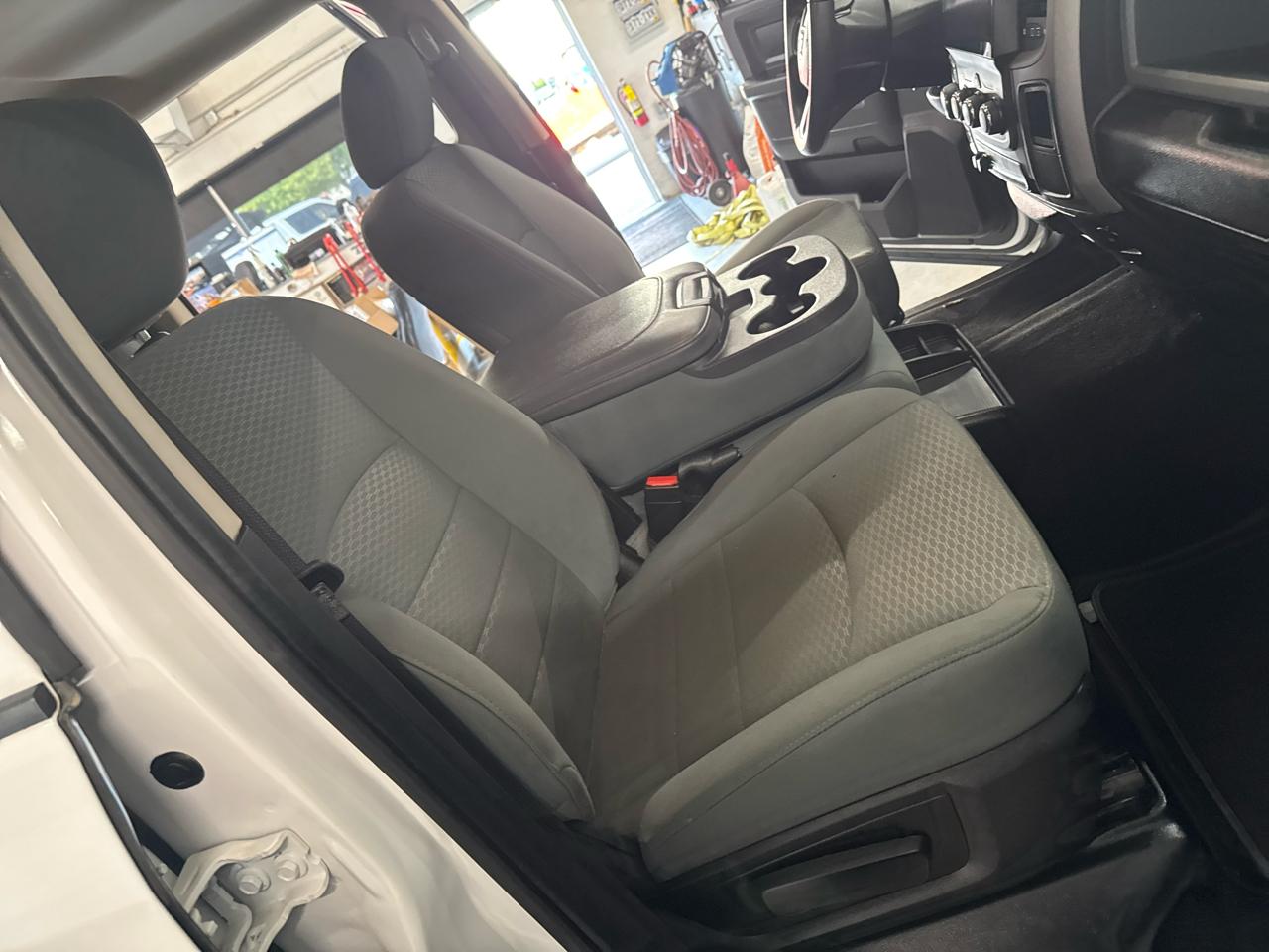 RAM 1500 Classic Crew Cab 4WD 2019