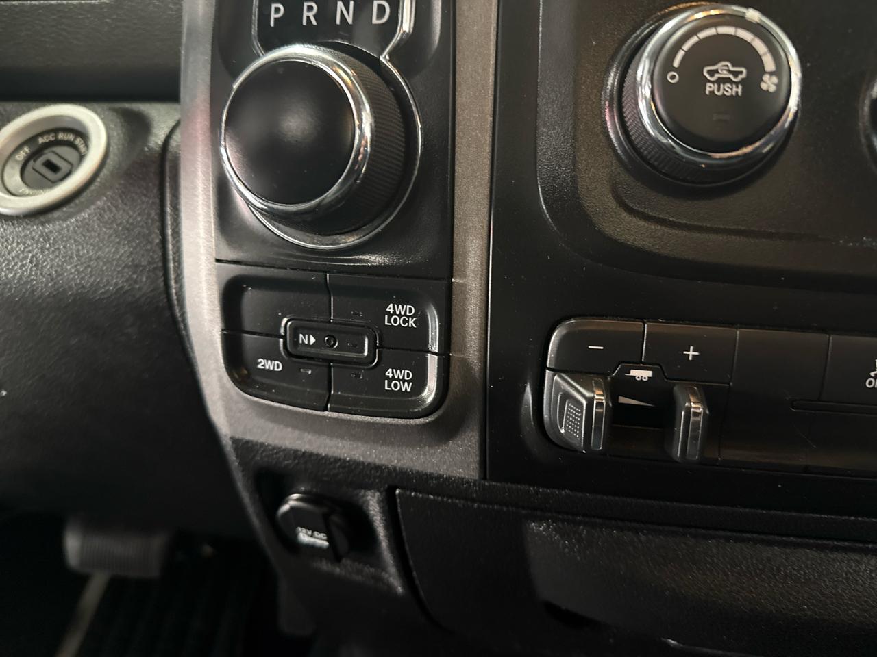 RAM 1500 Classic Crew Cab 4WD 2019