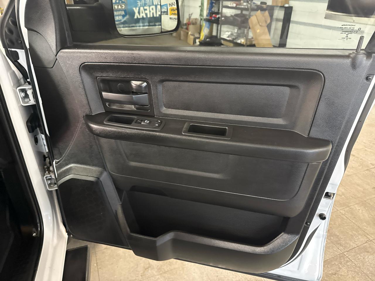 RAM 1500 Classic Crew Cab 4WD 2019
