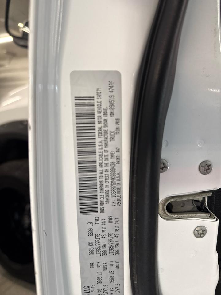 RAM 1500 Classic Crew Cab 4WD 2019