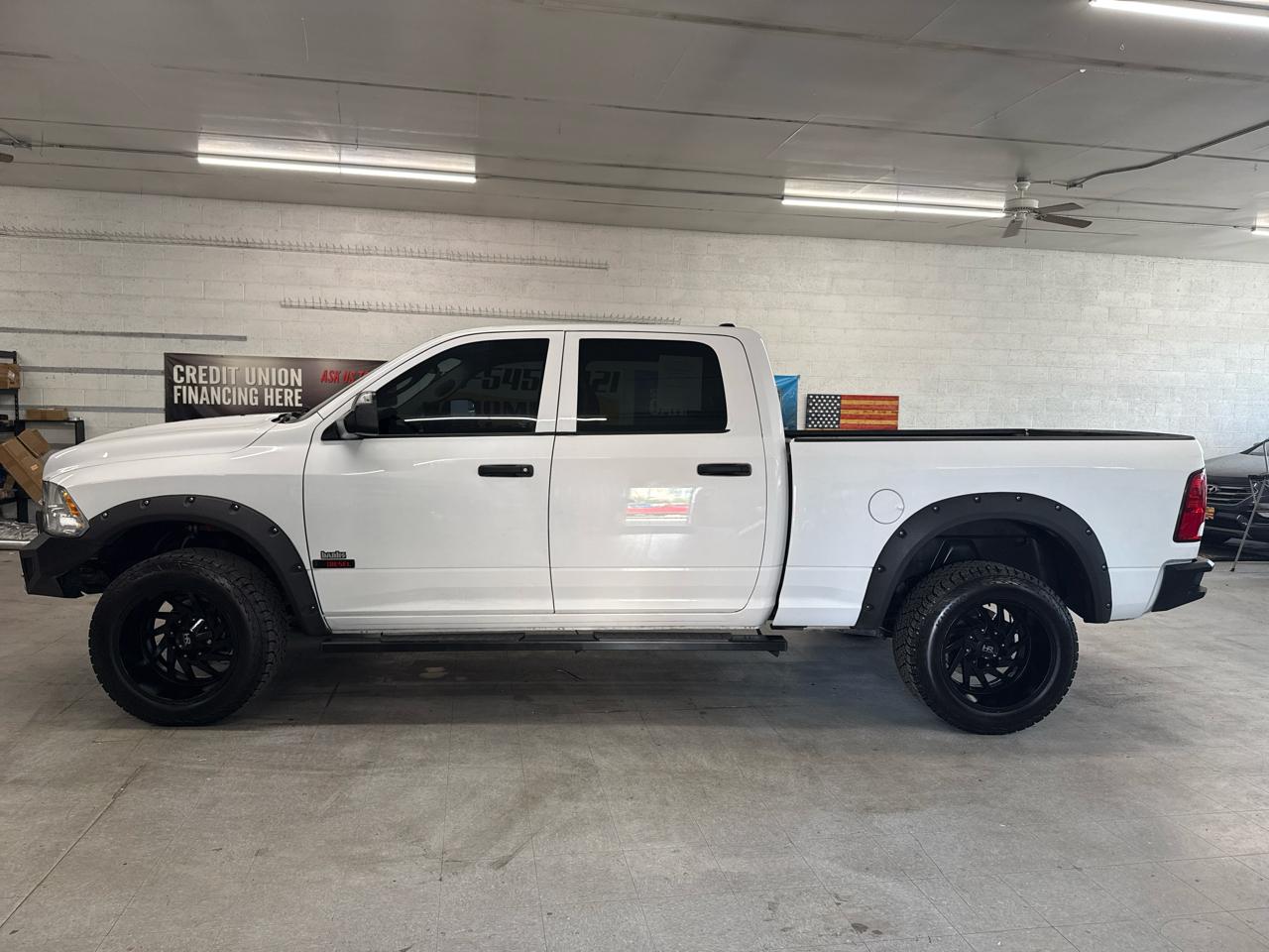 RAM 1500 Classic Crew Cab 4WD 2019