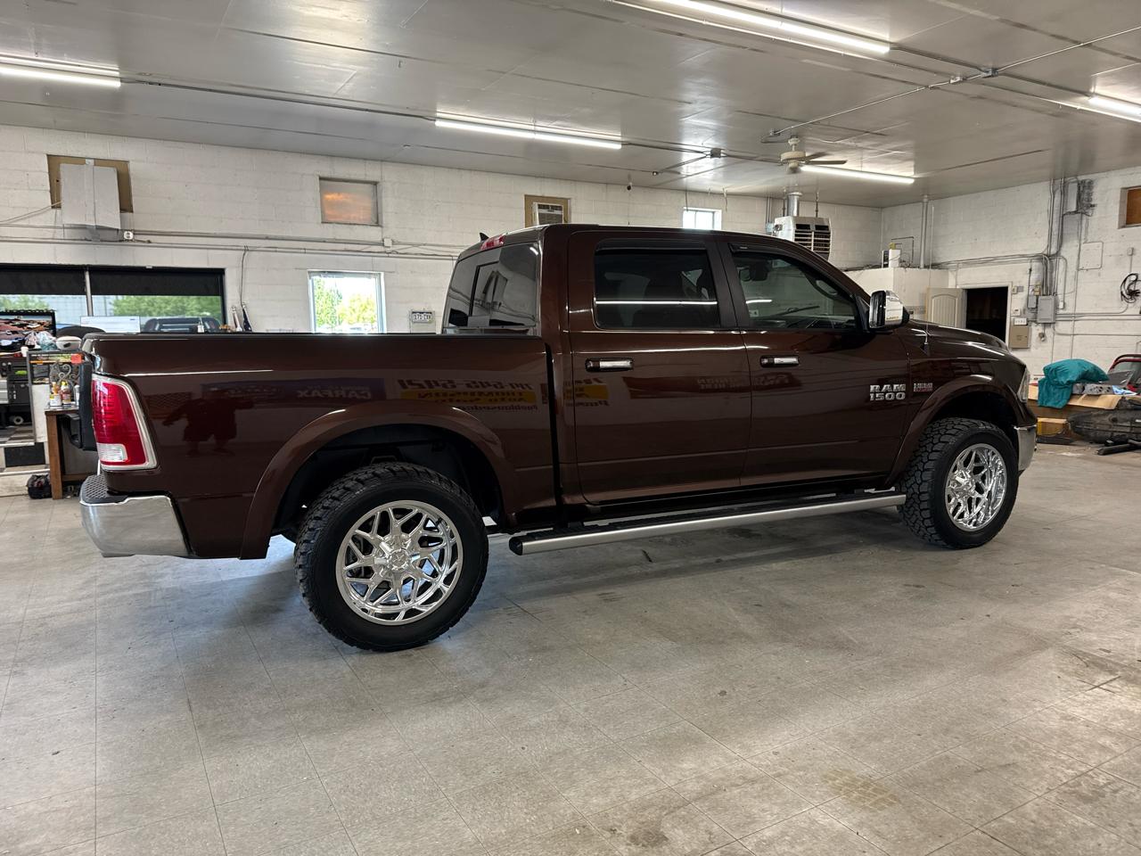RAM 1500 Laramie Crew Cab 4WD 2014