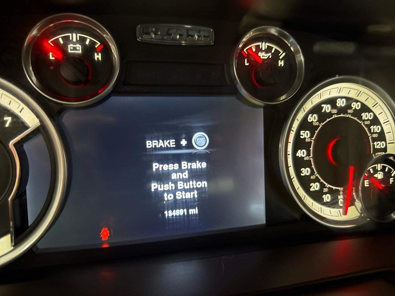 RAM 1500 Laramie Crew Cab 4WD 2014