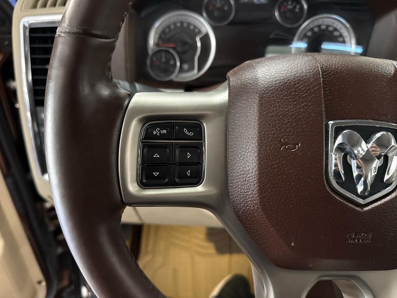 RAM 1500 Laramie Crew Cab 4WD 2014