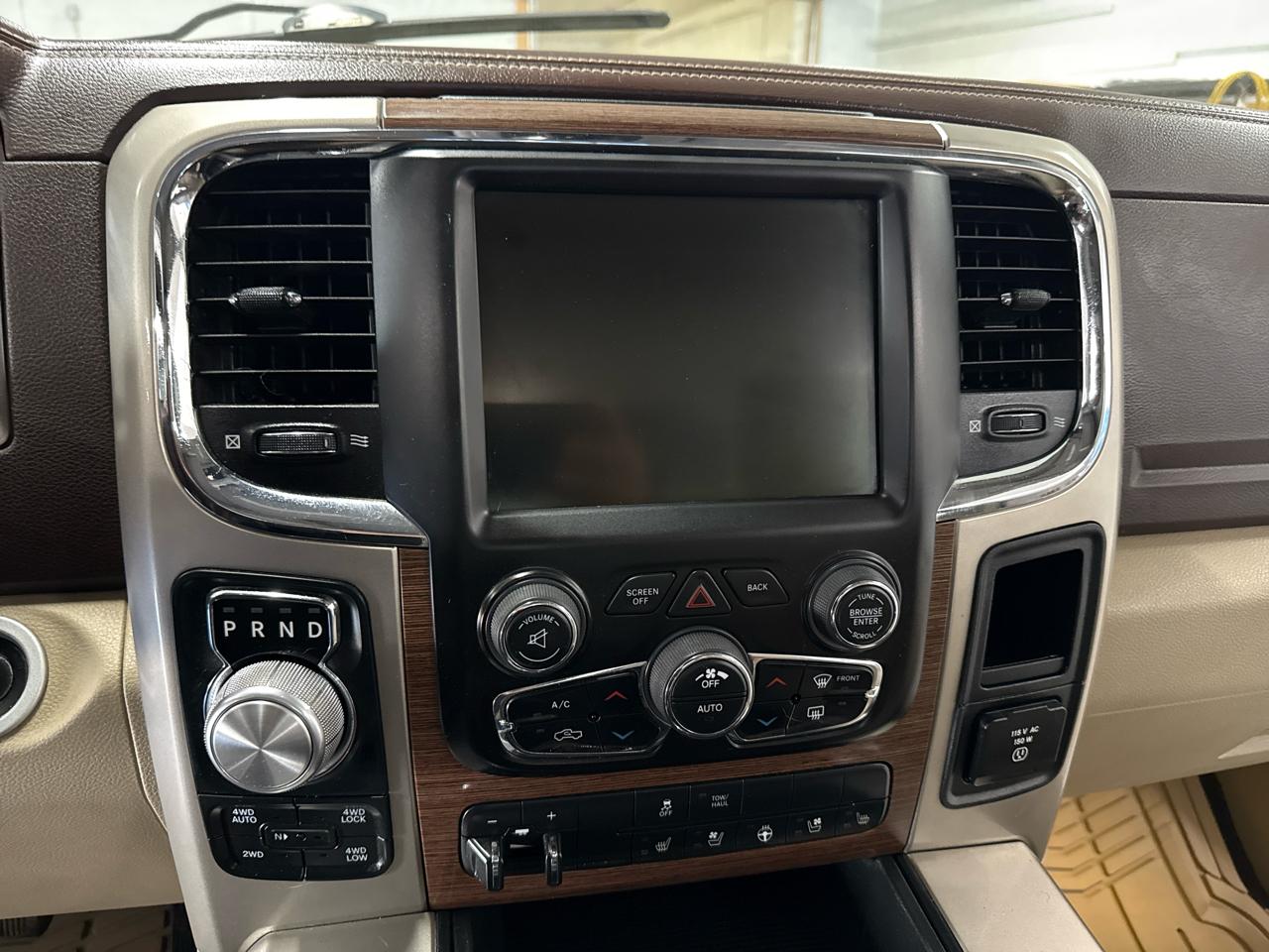 RAM 1500 Laramie Crew Cab 4WD 2014