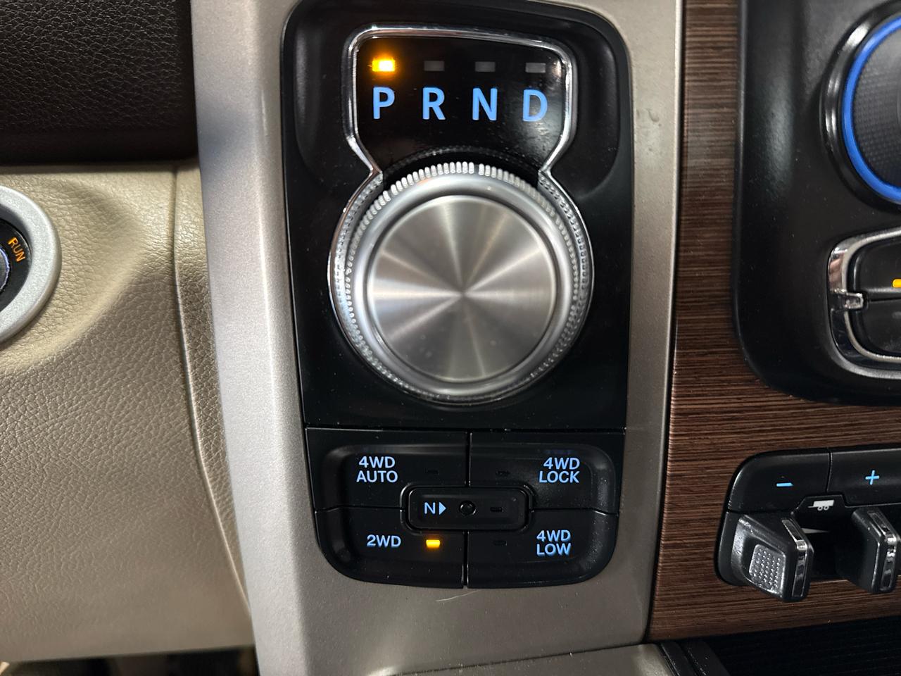 RAM 1500 Laramie Crew Cab 4WD 2014