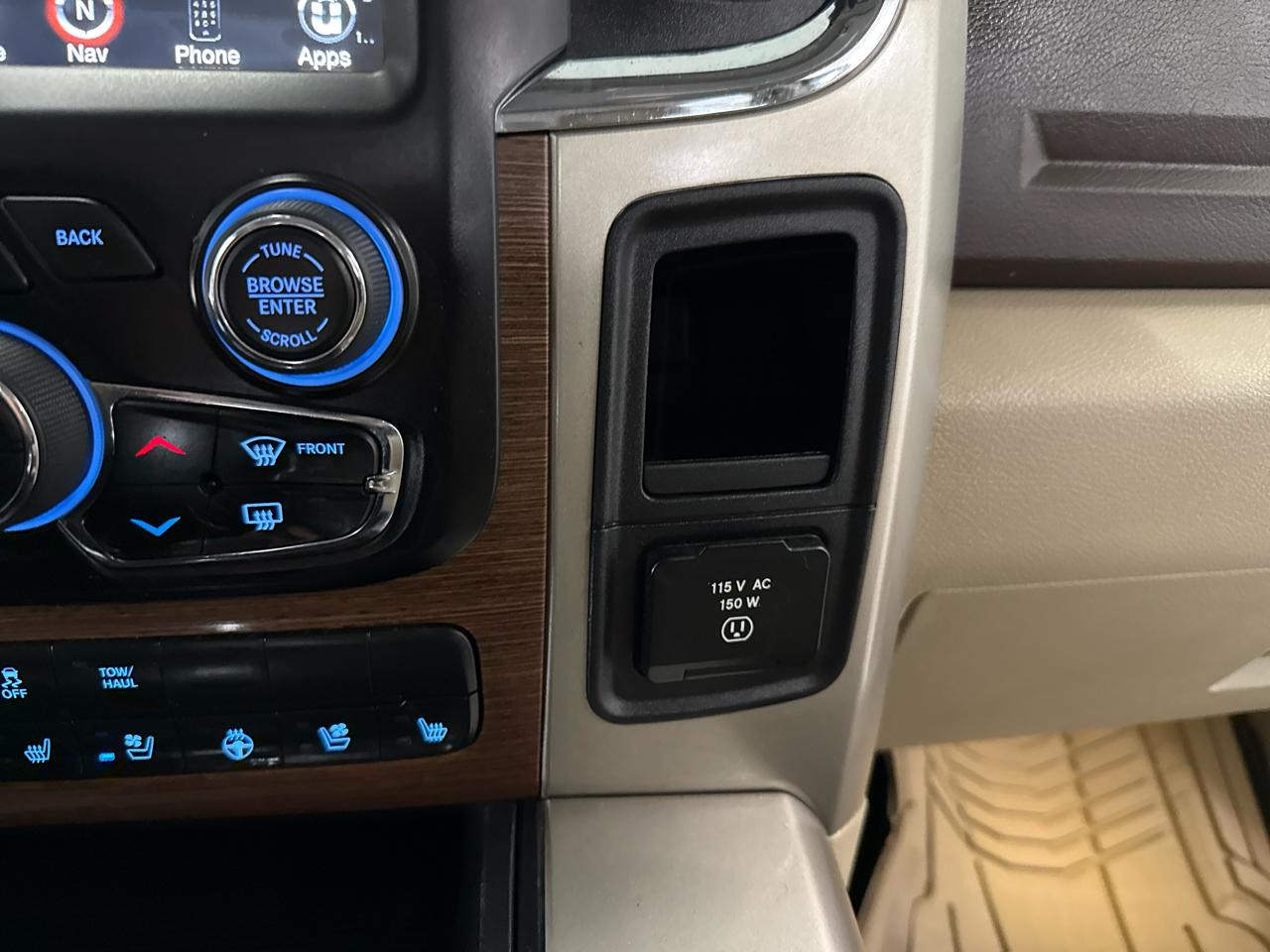 RAM 1500 Laramie Crew Cab 4WD 2014