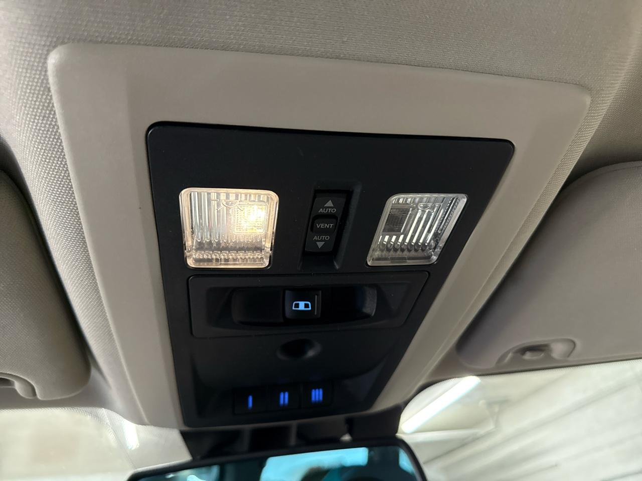 RAM 1500 Laramie Crew Cab 4WD 2014