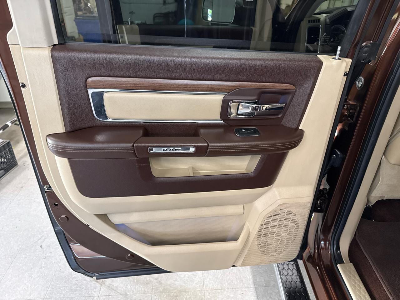RAM 1500 Laramie Crew Cab 4WD 2014