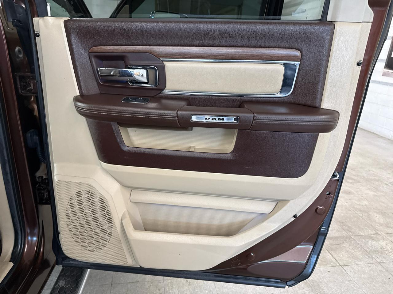 RAM 1500 Laramie Crew Cab 4WD 2014