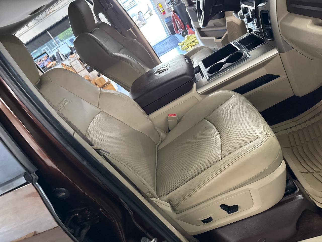RAM 1500 Laramie Crew Cab 4WD 2014