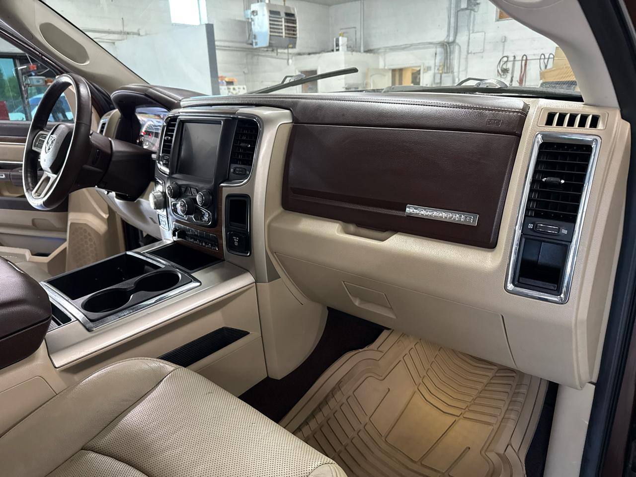 RAM 1500 Laramie Crew Cab 4WD 2014