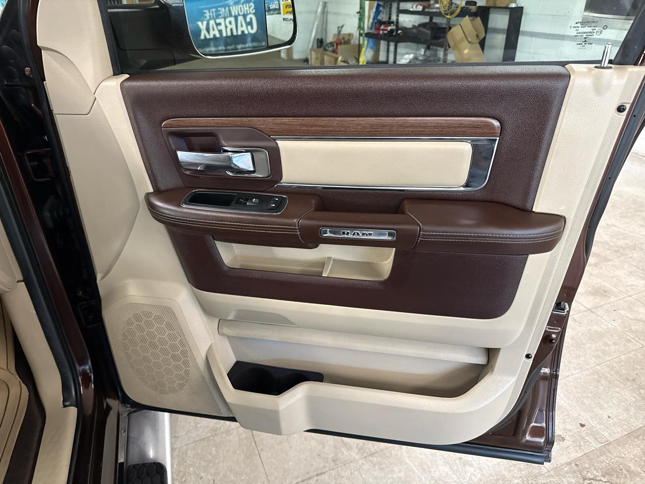 RAM 1500 Laramie Crew Cab 4WD 2014