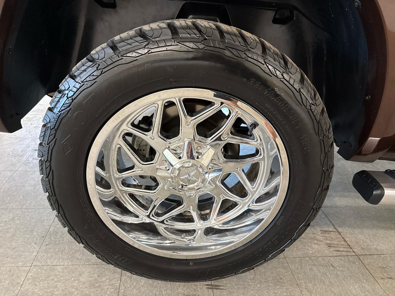 RAM 1500 Laramie Crew Cab 4WD 2014