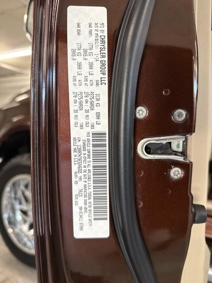 RAM 1500 Laramie Crew Cab 4WD 2014