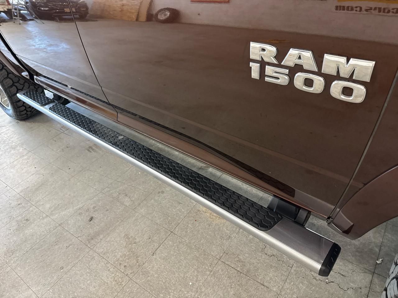 RAM 1500 Laramie Crew Cab 4WD 2014