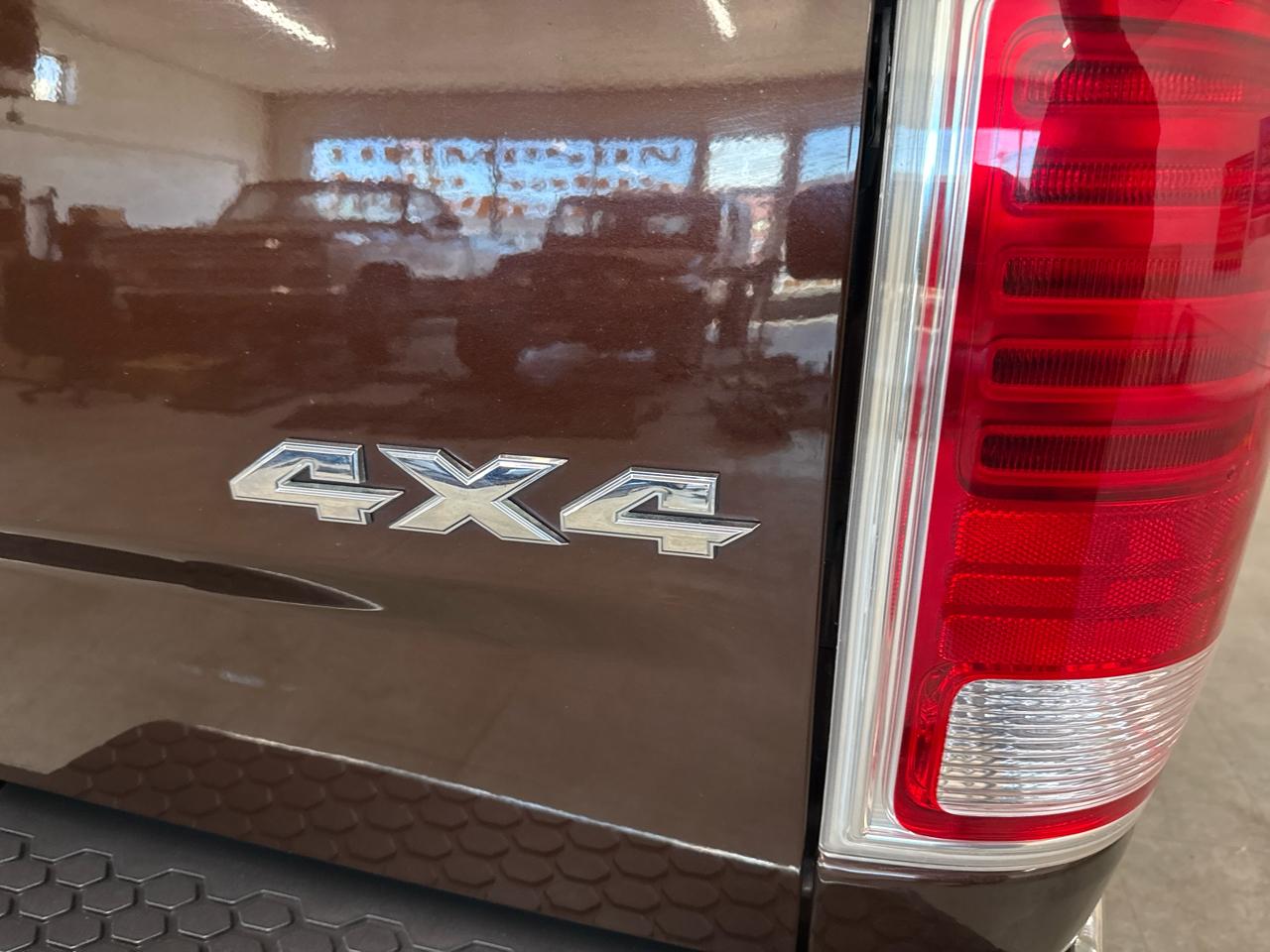 RAM 1500 Laramie Crew Cab 4WD 2014