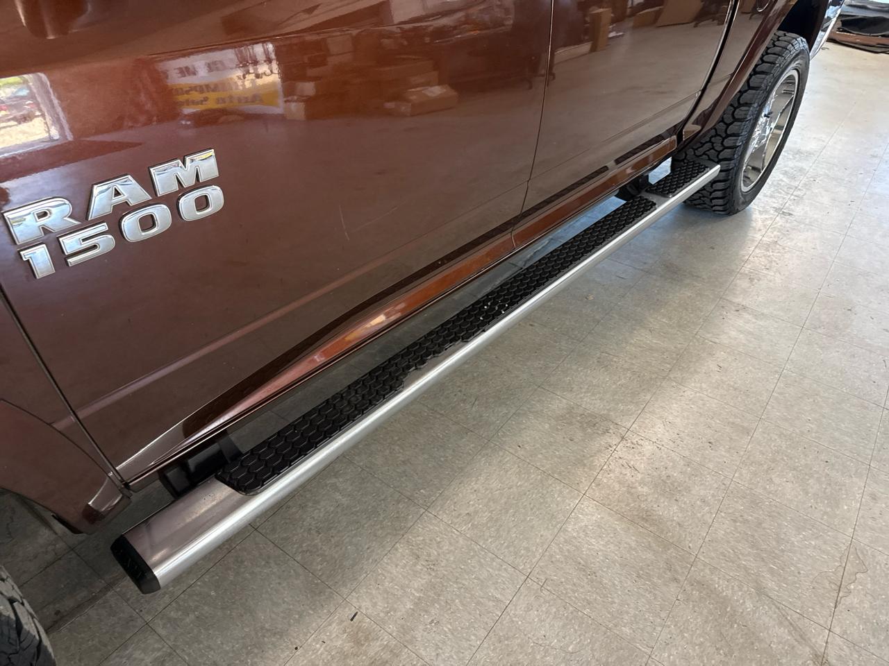 RAM 1500 Laramie Crew Cab 4WD 2014