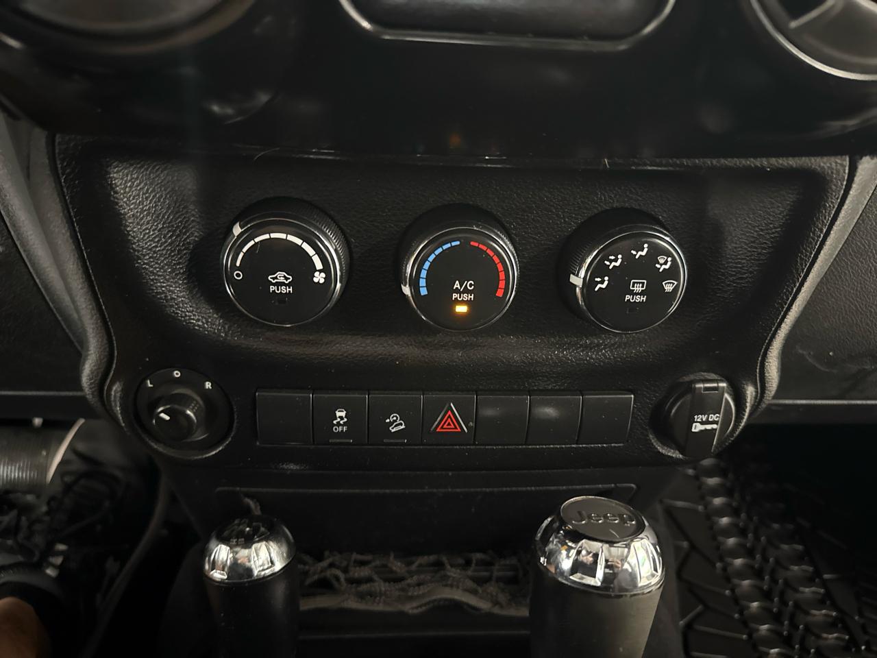 Jeep Wrangler Unlimited Sport 4WD 2012