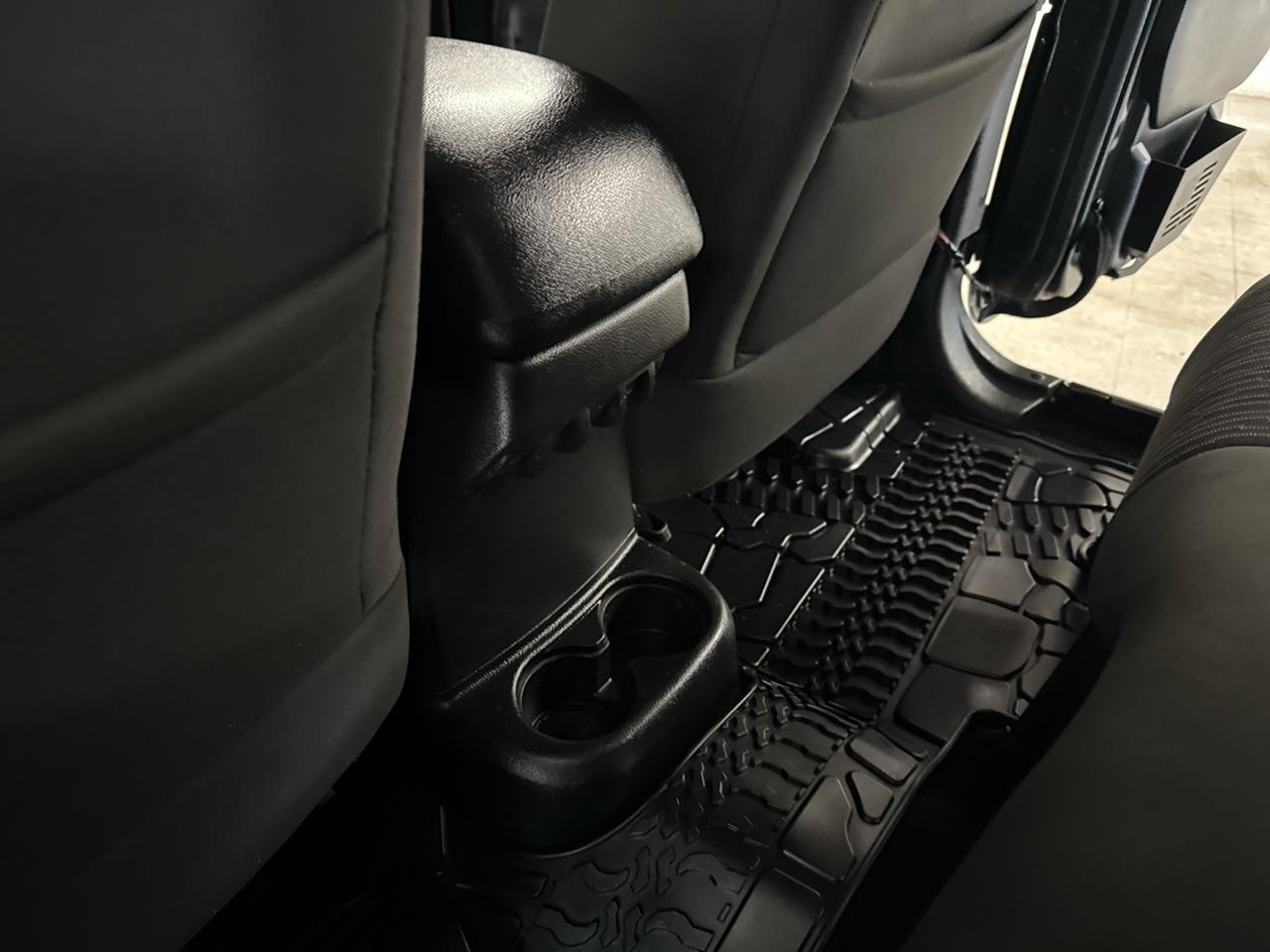 Jeep Wrangler Unlimited Sport 4WD 2012
