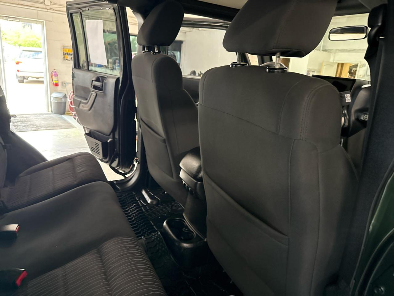 Jeep Wrangler Unlimited Sport 4WD 2012