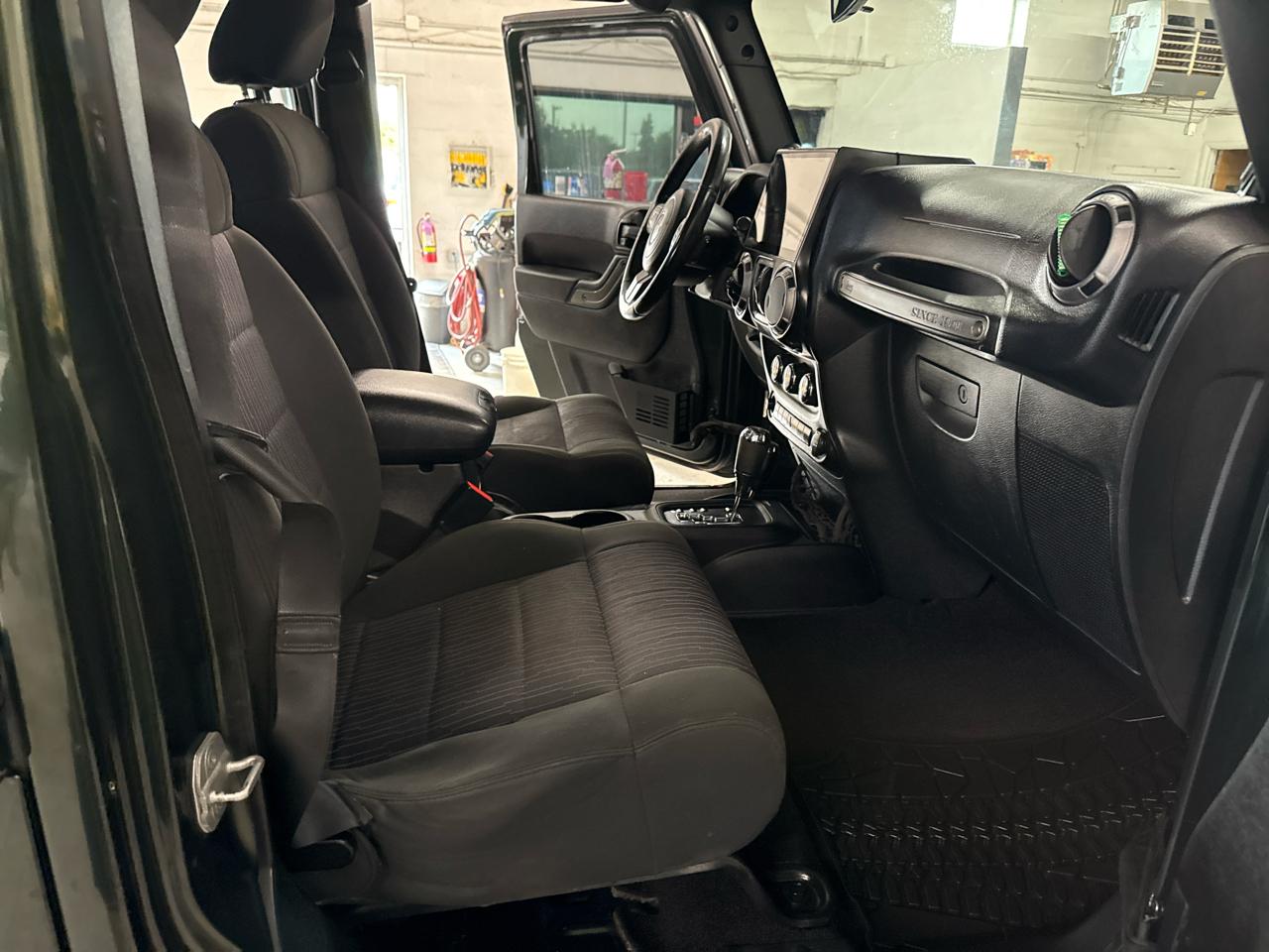 Jeep Wrangler Unlimited Sport 4WD 2012
