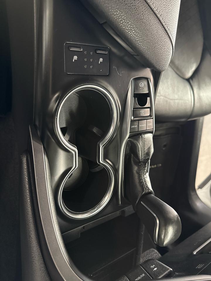 Toyota Camry XSE V6 2019