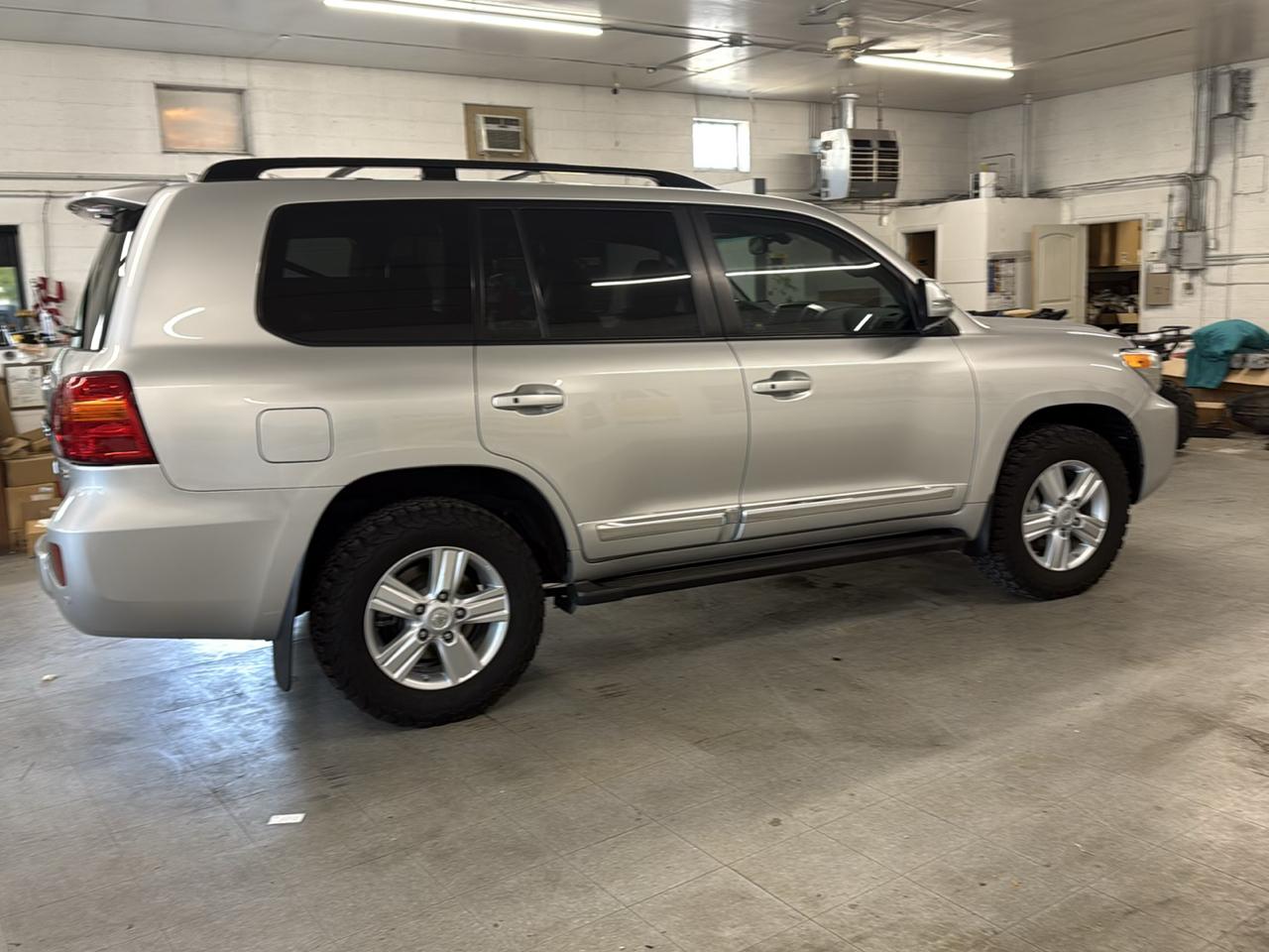 Toyota Land Cruiser 4WD 2013