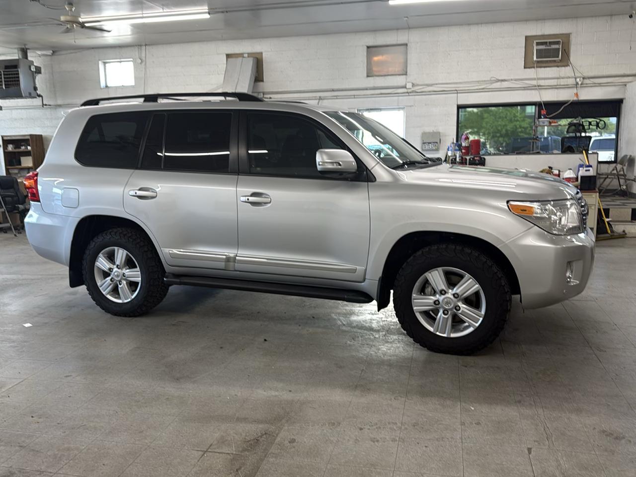 Toyota Land Cruiser 4WD 2013