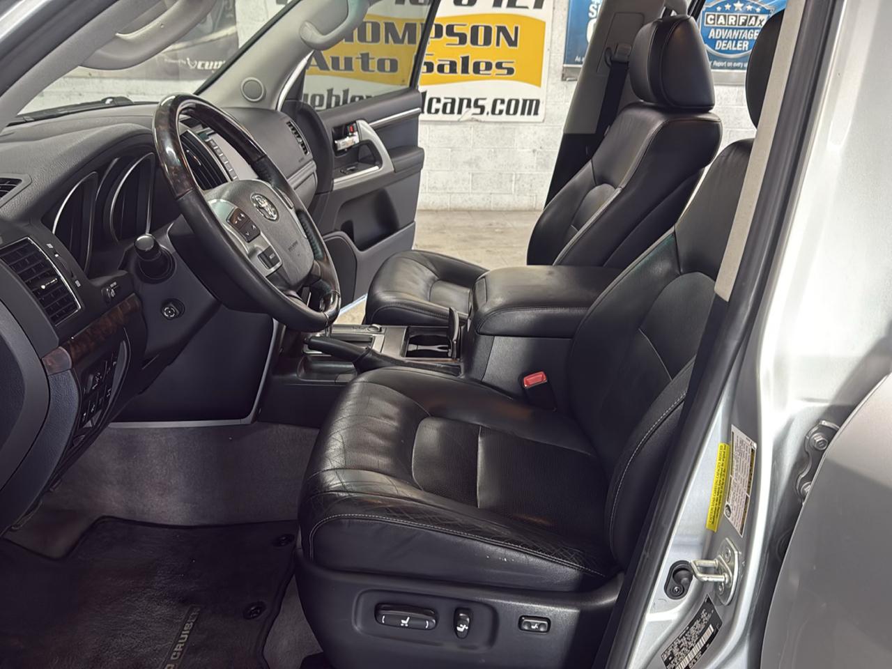 Toyota Land Cruiser 4WD 2013