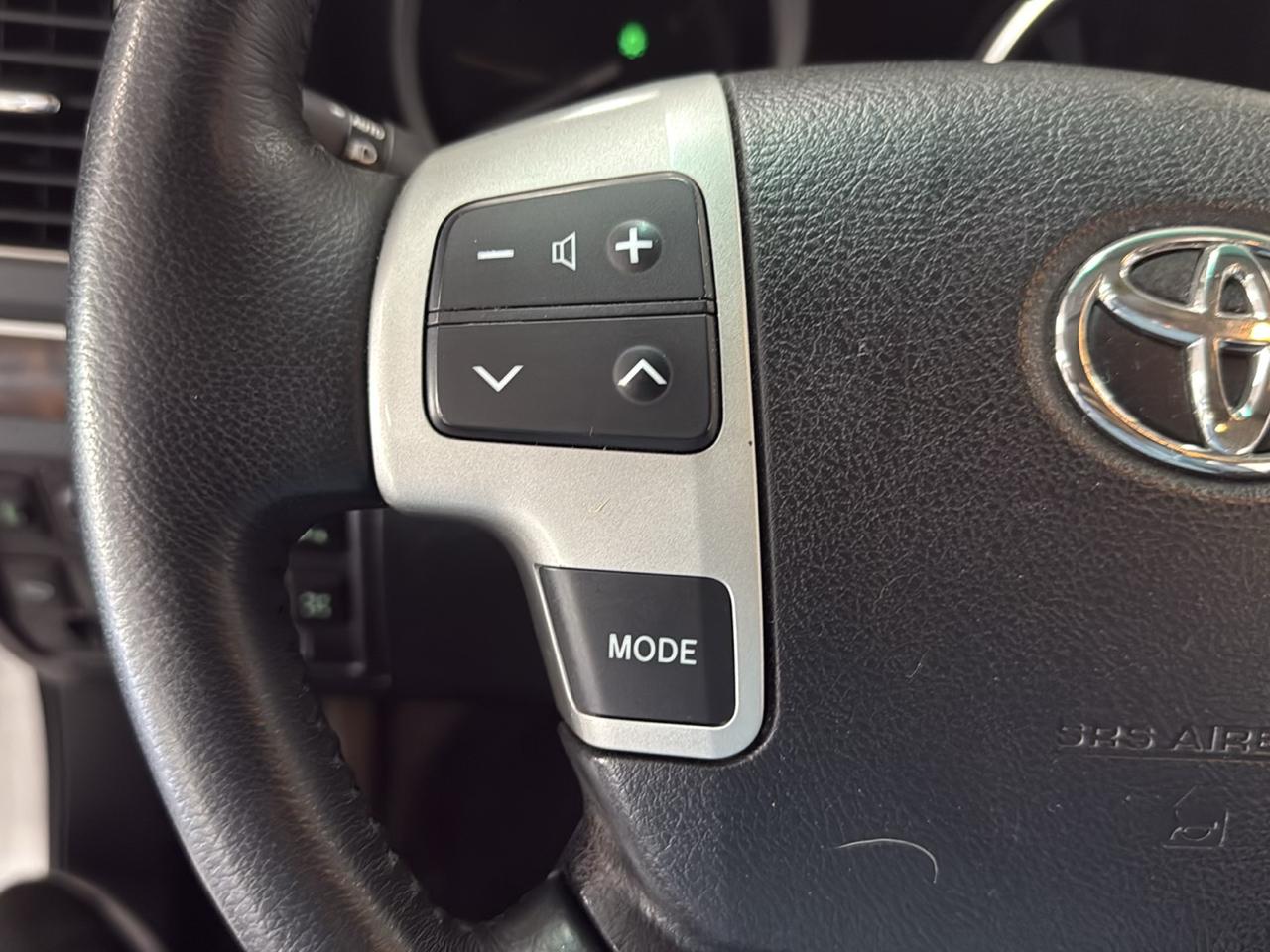 Toyota Land Cruiser 4WD 2013