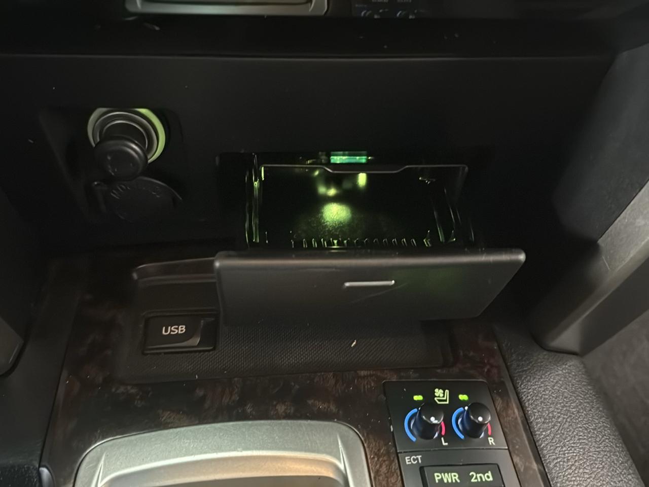 Toyota Land Cruiser 4WD 2013