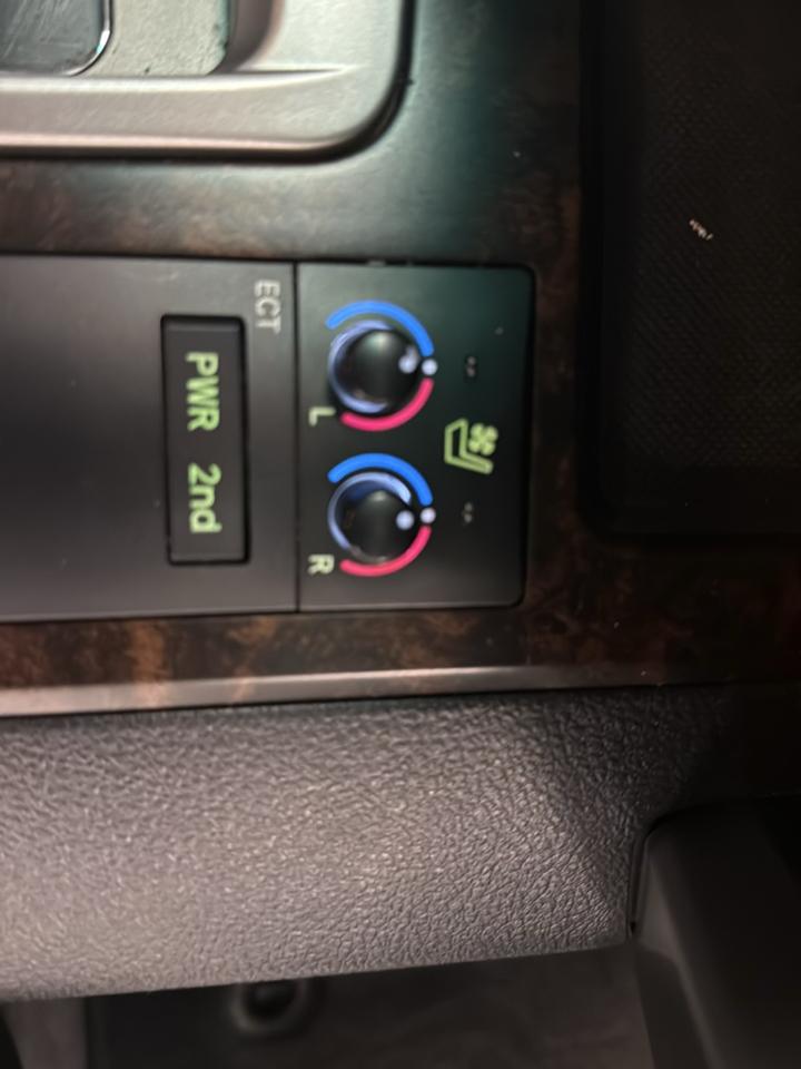 Toyota Land Cruiser 4WD 2013