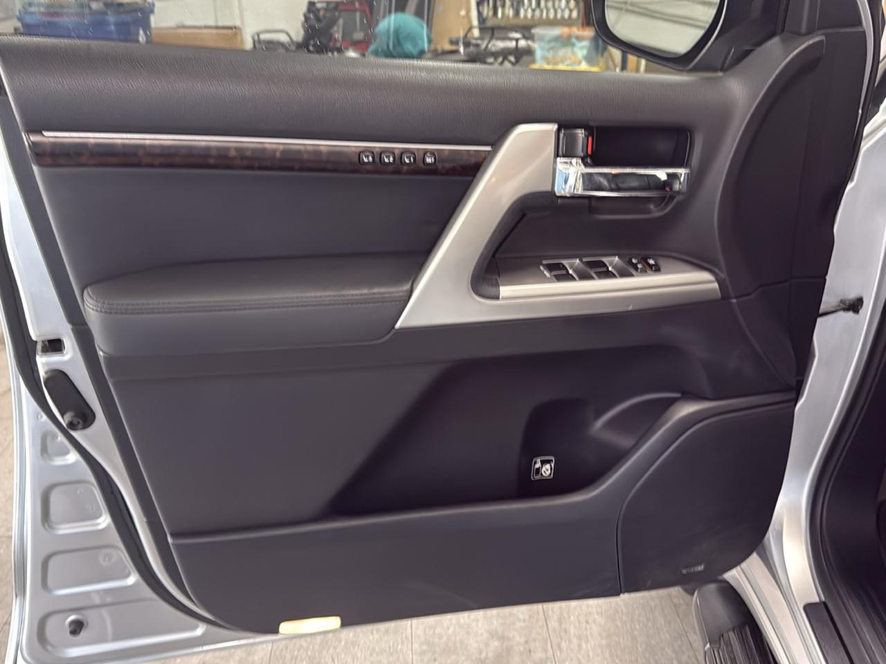 Toyota Land Cruiser 4WD 2013