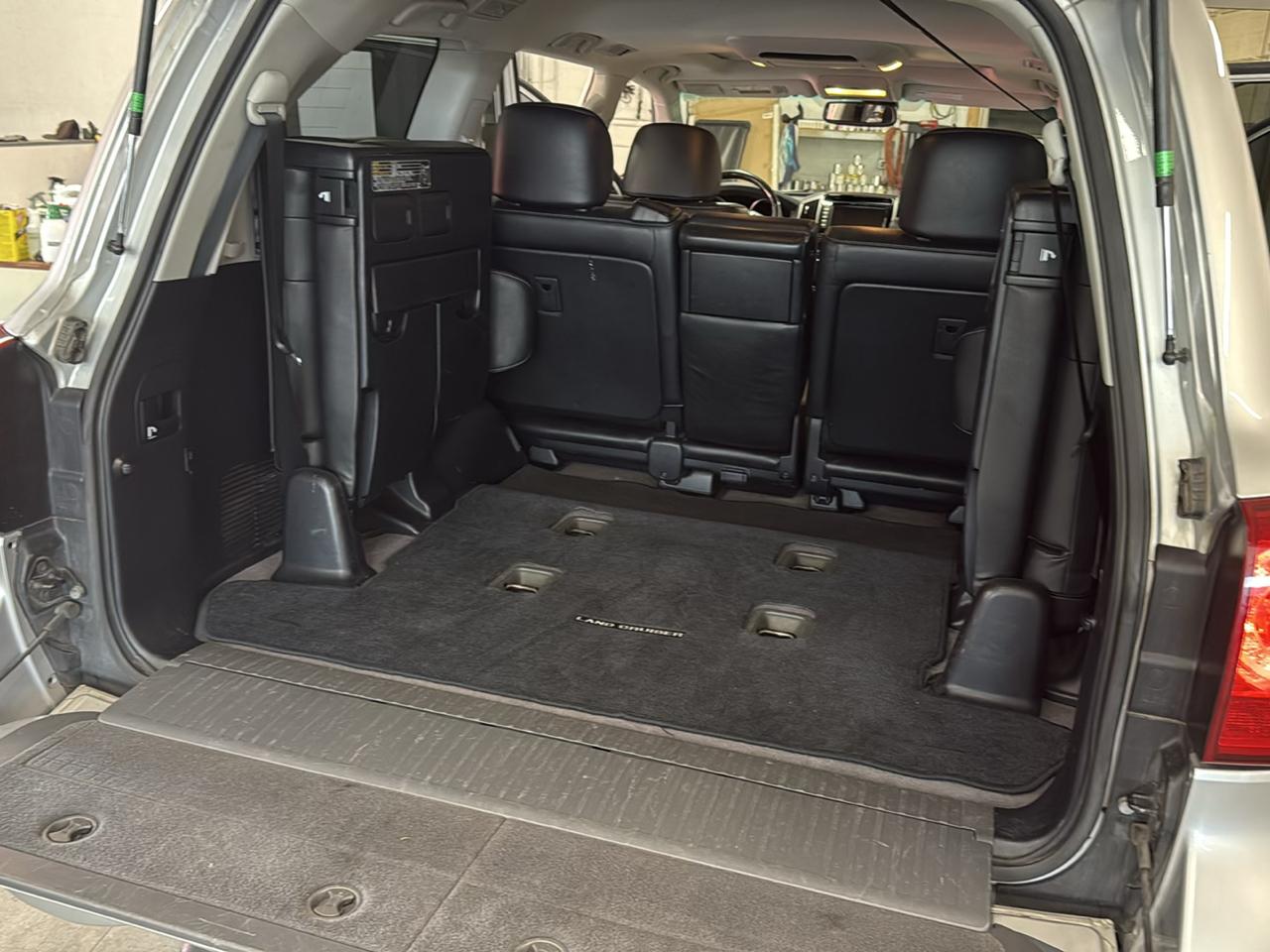 Toyota Land Cruiser 4WD 2013