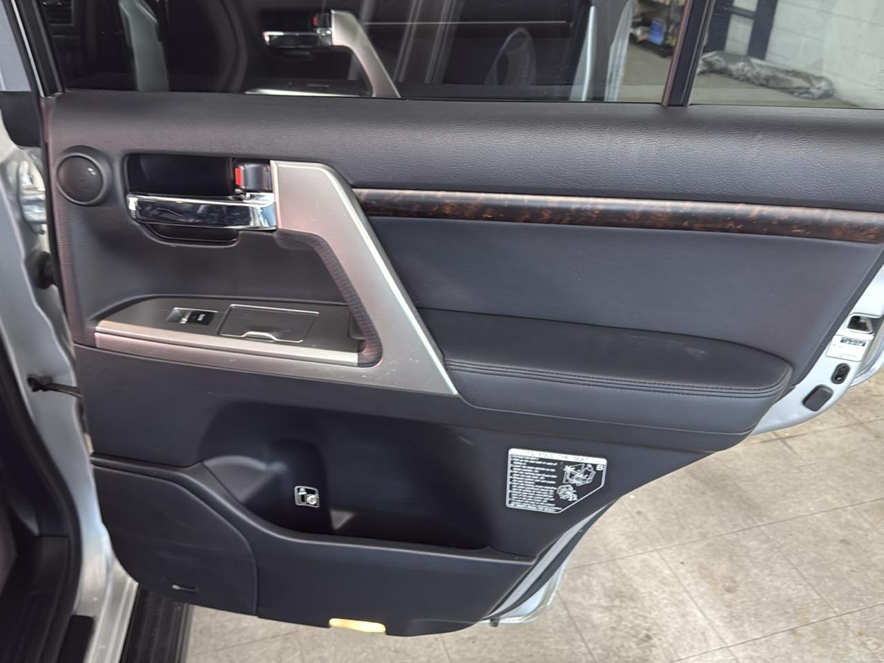 Toyota Land Cruiser 4WD 2013